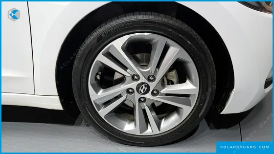 HYUNDAI ELANTRA (AVANTE) 1.6 GDI VALUE PLUS
