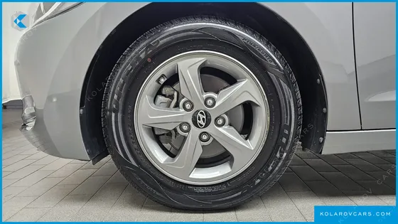 HYUNDAI ELANTRA (AVANTE) 1.6 GDI SMART
