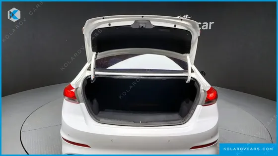 HYUNDAI ELANTRA (AVANTE) 1.6 GDI VALUE PLUS
