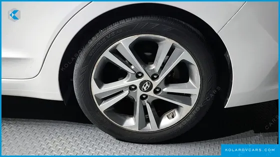 HYUNDAI ELANTRA (AVANTE) 1.6 GDI VALUE PLUS