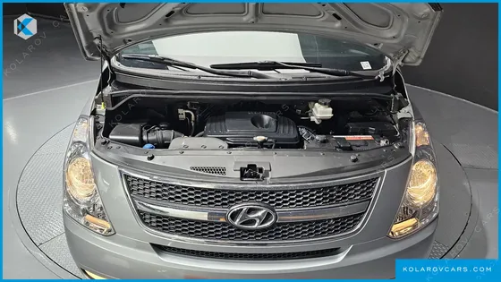 HYUNDAI STAREX 11-SEATER WAGON