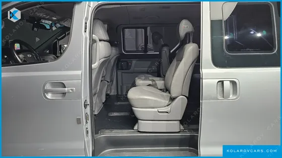 HYUNDAI STAREX 11-SEATER WAGON