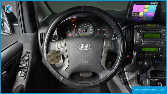 HYUNDAI STAREX 11-SEATER WAGON