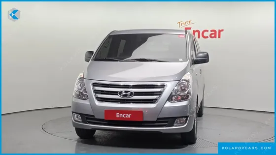 HYUNDAI STAREX 5-SEATER VAN