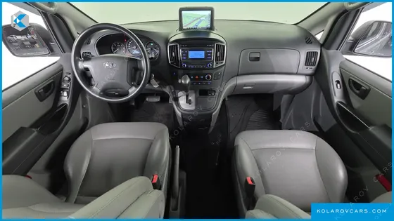 HYUNDAI STAREX 5-SEATER VAN