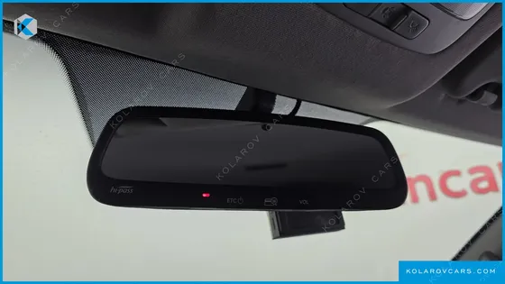 HYUNDAI STAREX 5-SEATER VAN