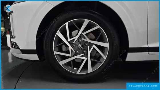 HYUNDAI GRANDEUR 2,5 GASOLINE 2WD