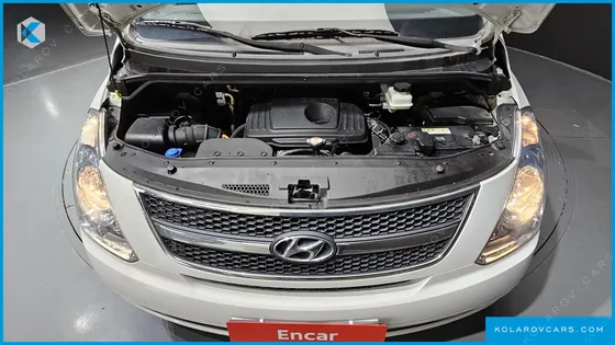 HYUNDAI STAREX 3-SEATER VAN