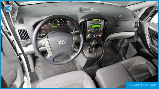 HYUNDAI STAREX 3-SEATER VAN