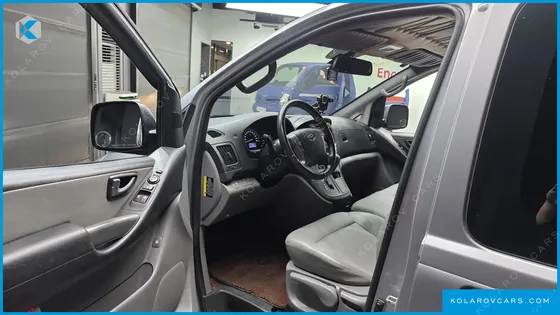 HYUNDAI STAREX 3-SEATER VAN