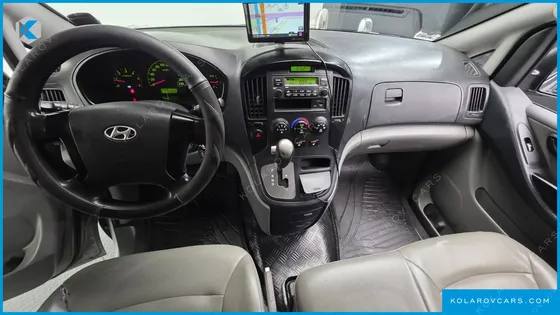 HYUNDAI STAREX 3-SEATER VAN