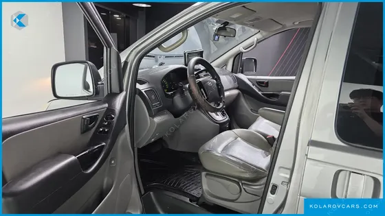HYUNDAI STAREX 3-SEATER VAN