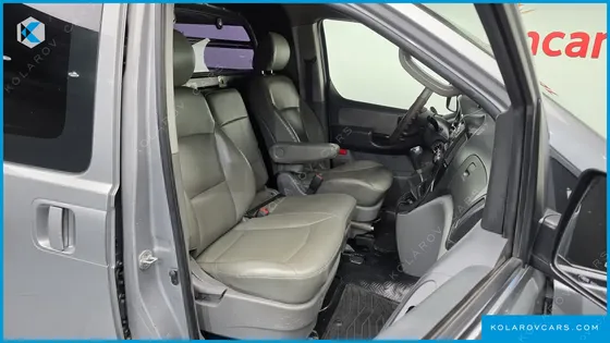 HYUNDAI STAREX 3-SEATER VAN