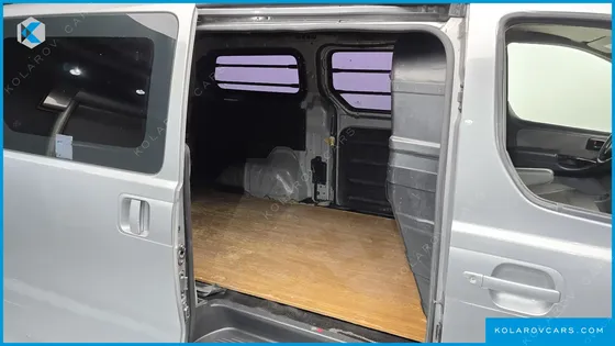 HYUNDAI STAREX 3-SEATER VAN