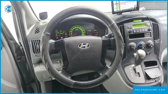 HYUNDAI STAREX 3-SEATER VAN