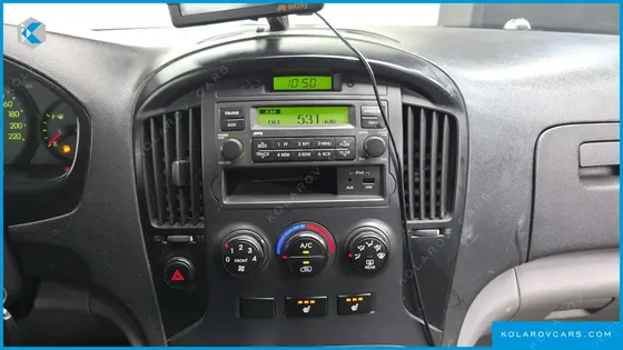 HYUNDAI STAREX 3-SEATER VAN
