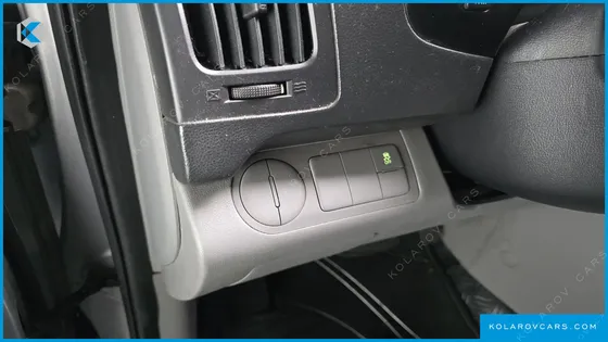 HYUNDAI STAREX 3-SEATER VAN