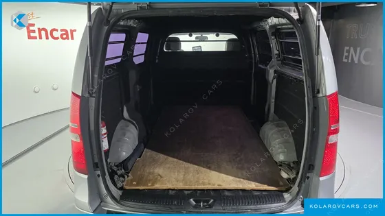 HYUNDAI STAREX 3-SEATER VAN