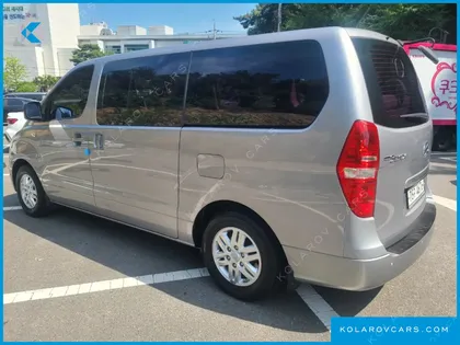 HYUNDAI STAREX 11-SEATER WAGON