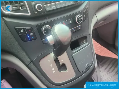 HYUNDAI STAREX 11-SEATER WAGON