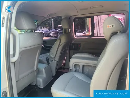 HYUNDAI STAREX 11-SEATER WAGON