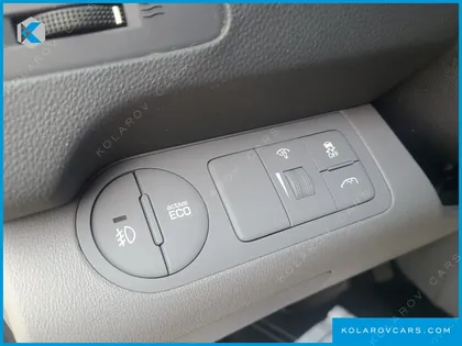 HYUNDAI STAREX 11-SEATER WAGON