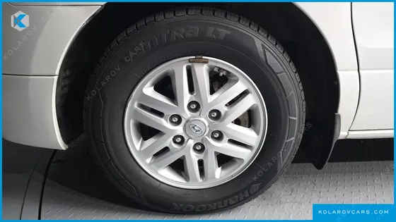 HYUNDAI STAREX 3-SEATER VAN