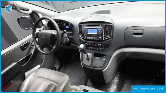 HYUNDAI STAREX 3-SEATER VAN