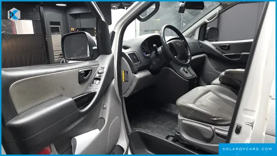 HYUNDAI STAREX 3-SEATER VAN