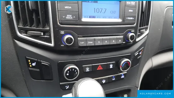 HYUNDAI STAREX 3-SEATER VAN