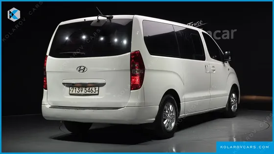 HYUNDAI STAREX 12-SEATER WAGON