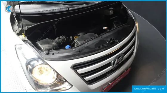 HYUNDAI STAREX 12-SEATER WAGON