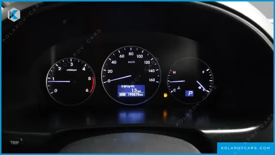 HYUNDAI STAREX 12-SEATER WAGON