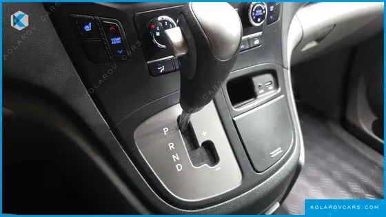 HYUNDAI STAREX 12-SEATER WAGON