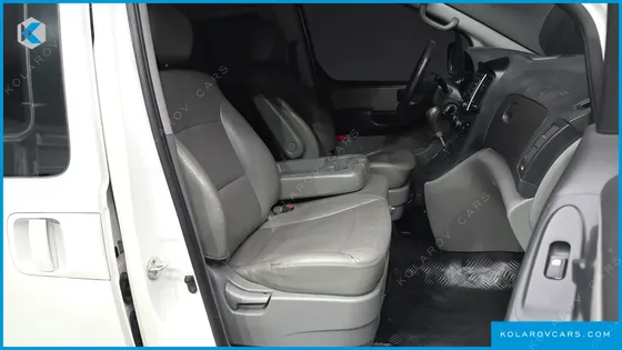 HYUNDAI STAREX 12-SEATER WAGON
