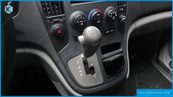 HYUNDAI STAREX 12-SEATER WAGON