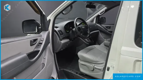 HYUNDAI STAREX 12-SEATER WAGON