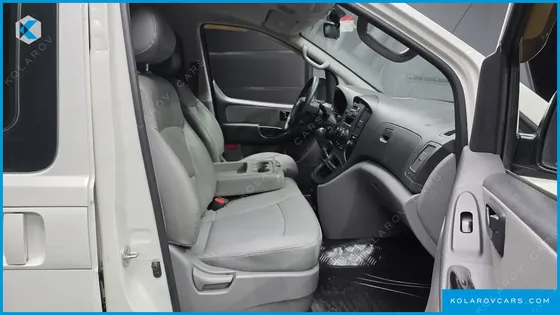 HYUNDAI STAREX 12-SEATER WAGON