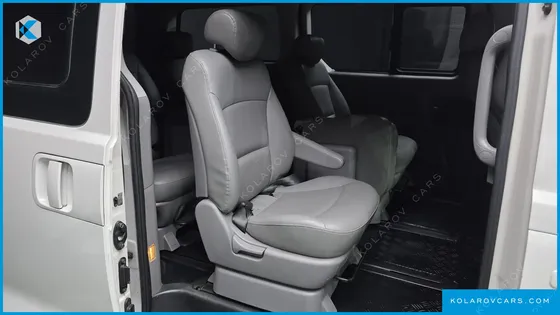 HYUNDAI STAREX 12-SEATER WAGON