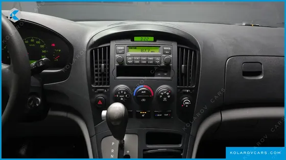 HYUNDAI STAREX 12-SEATER WAGON