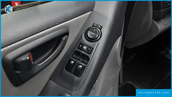 HYUNDAI STAREX 12-SEATER WAGON