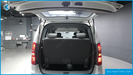 HYUNDAI STAREX 12-SEATER WAGON