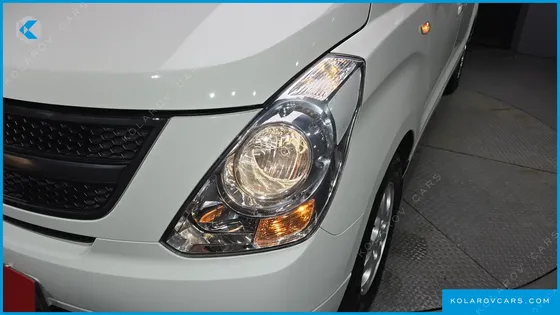 HYUNDAI STAREX 12-SEATER WAGON