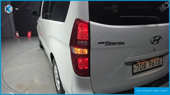 HYUNDAI STAREX 12-SEATER WAGON