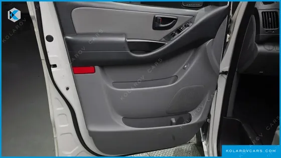 HYUNDAI STAREX 12-SEATER WAGON