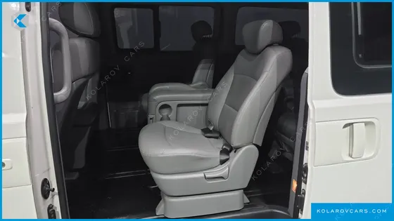 HYUNDAI STAREX 12-SEATER WAGON