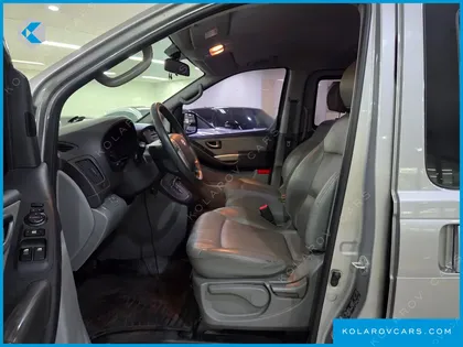 HYUNDAI STAREX 4WD 12-SEATER WAGON