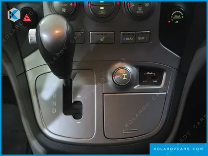 HYUNDAI STAREX 4WD 12-SEATER WAGON
