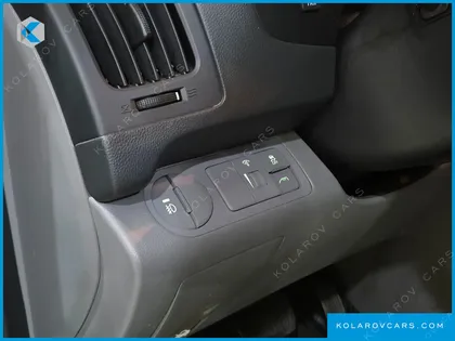 HYUNDAI STAREX 4WD 12-SEATER WAGON