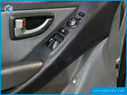 HYUNDAI STAREX 4WD 12-SEATER WAGON